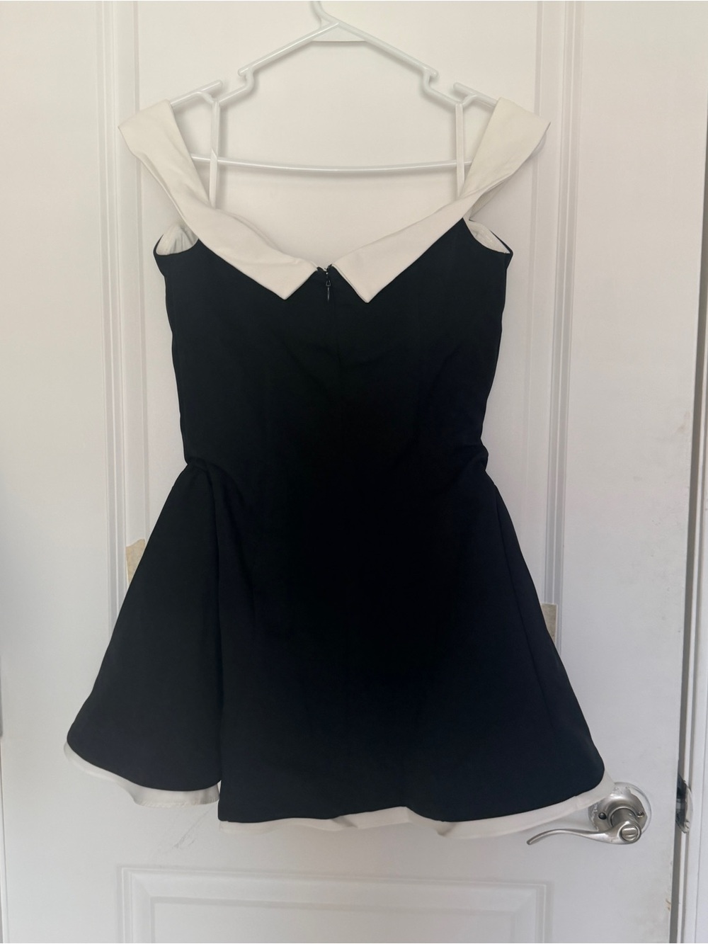 NWT LEAU Ramona Contrast Corset Babydoll Mini Dress Black White Size Medium - Picture 10 of 13